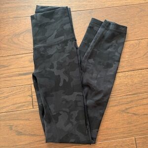 Lululemon Black Camo Leggings Size 2